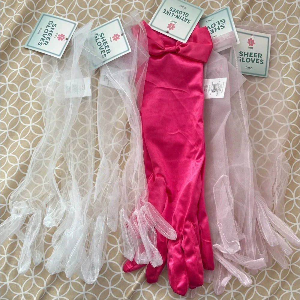 Girls dress up gloves, assorted styles. NWT!